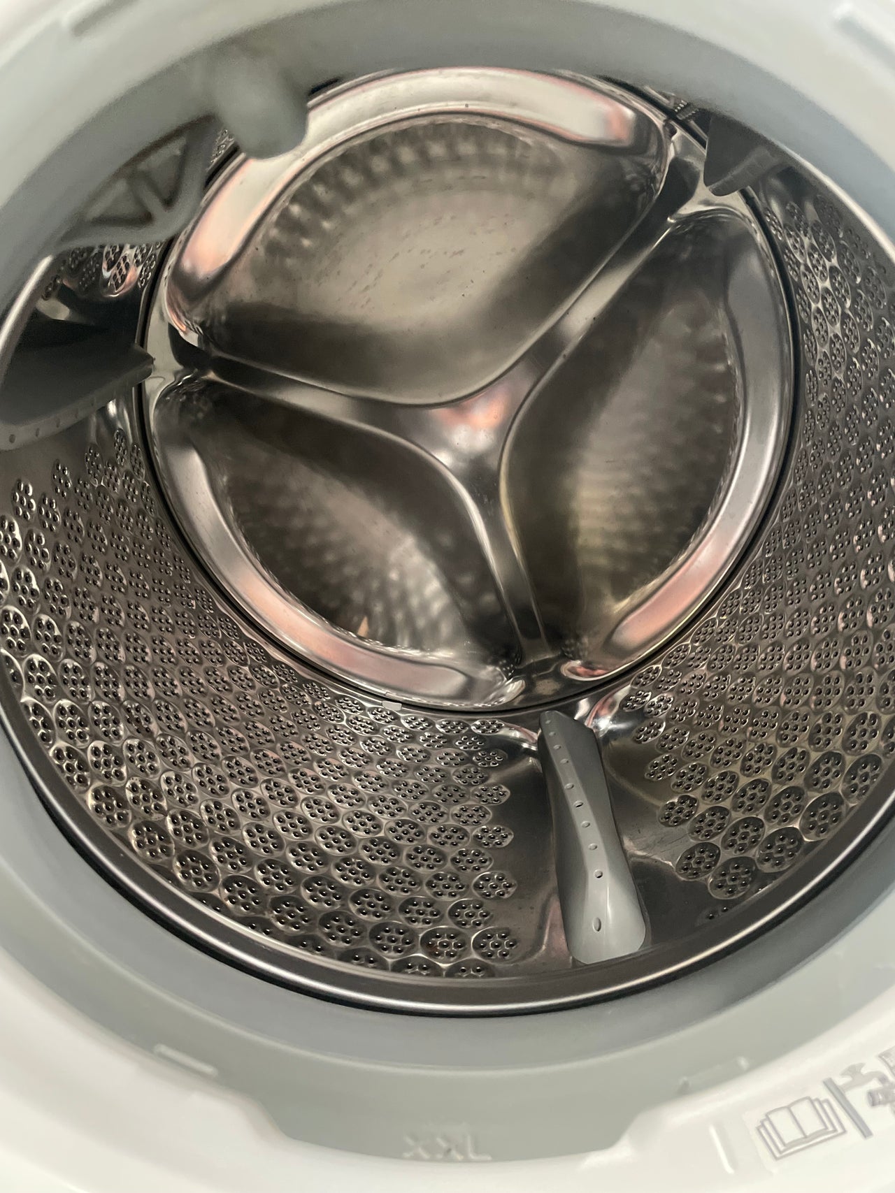 Second hand AEG 10kg ProTex Series Front Load Washing Machine L89409FL - Second Hand Appliances Geebung