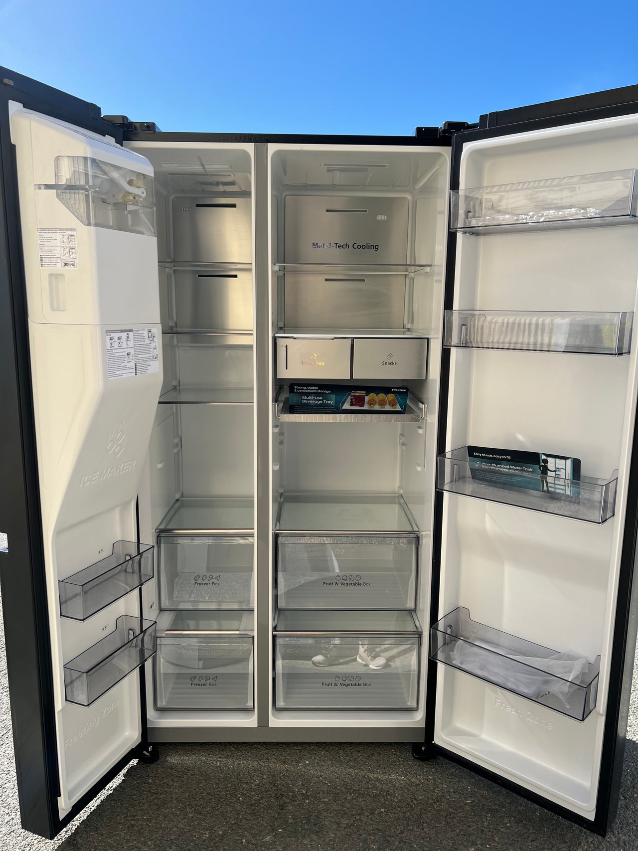 Factory second Hisense HRSBS632BW 632L Wi-Fi Side by Side Fridge (Black Steel) non plumber ice maker & water dispenser - Second Hand Appliances Geebung