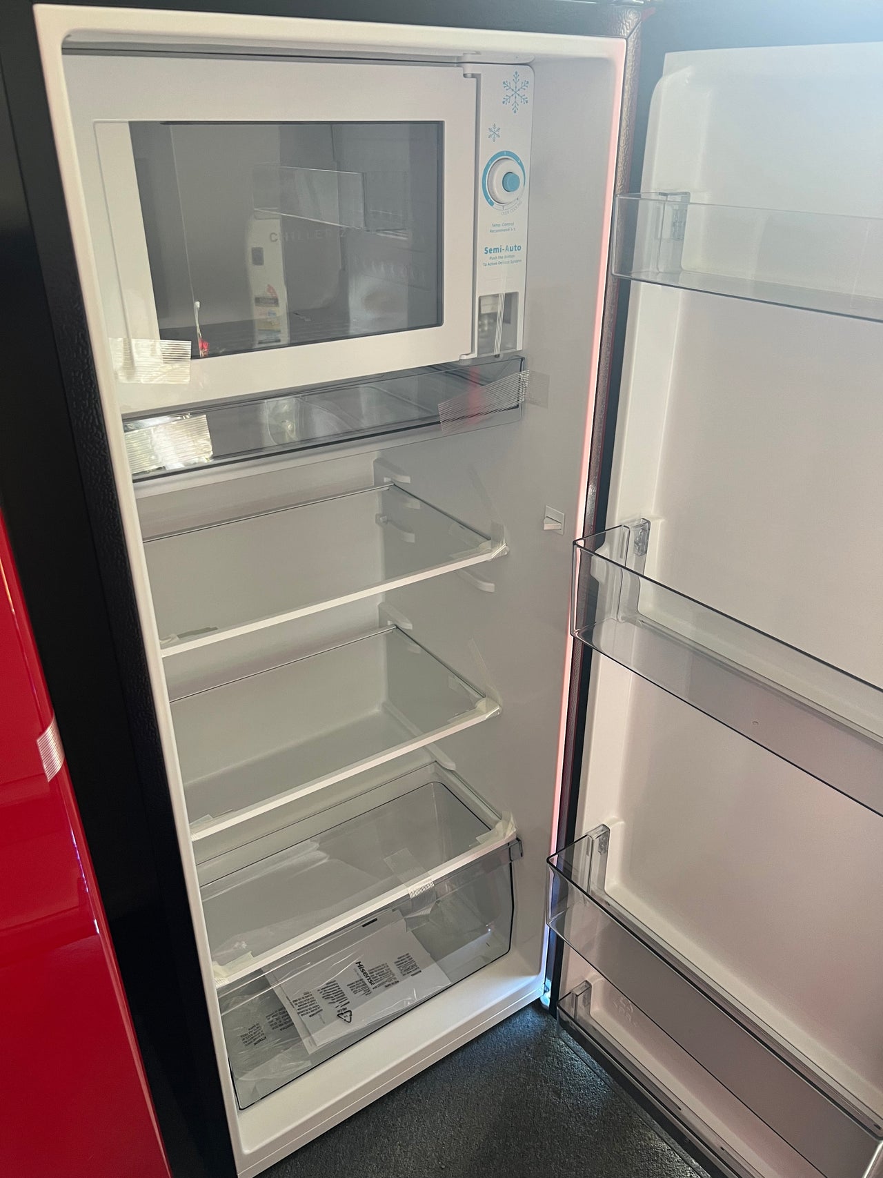 Carton damaged Factory second Hisense 179L Bar Fridge inside HRBF179R - Second Hand Appliances Geebung