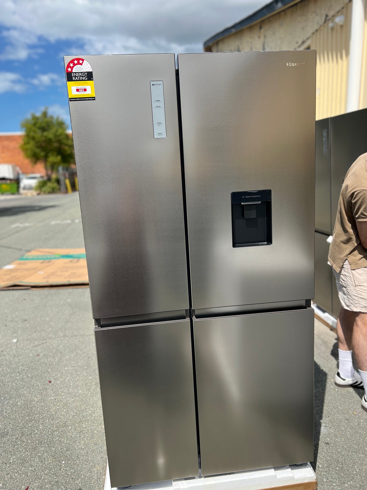 Carton damaged/Factory second Hisense 649L Side By Side Refrigerator HRSBS649SW - Second Hand Appliances Geebung