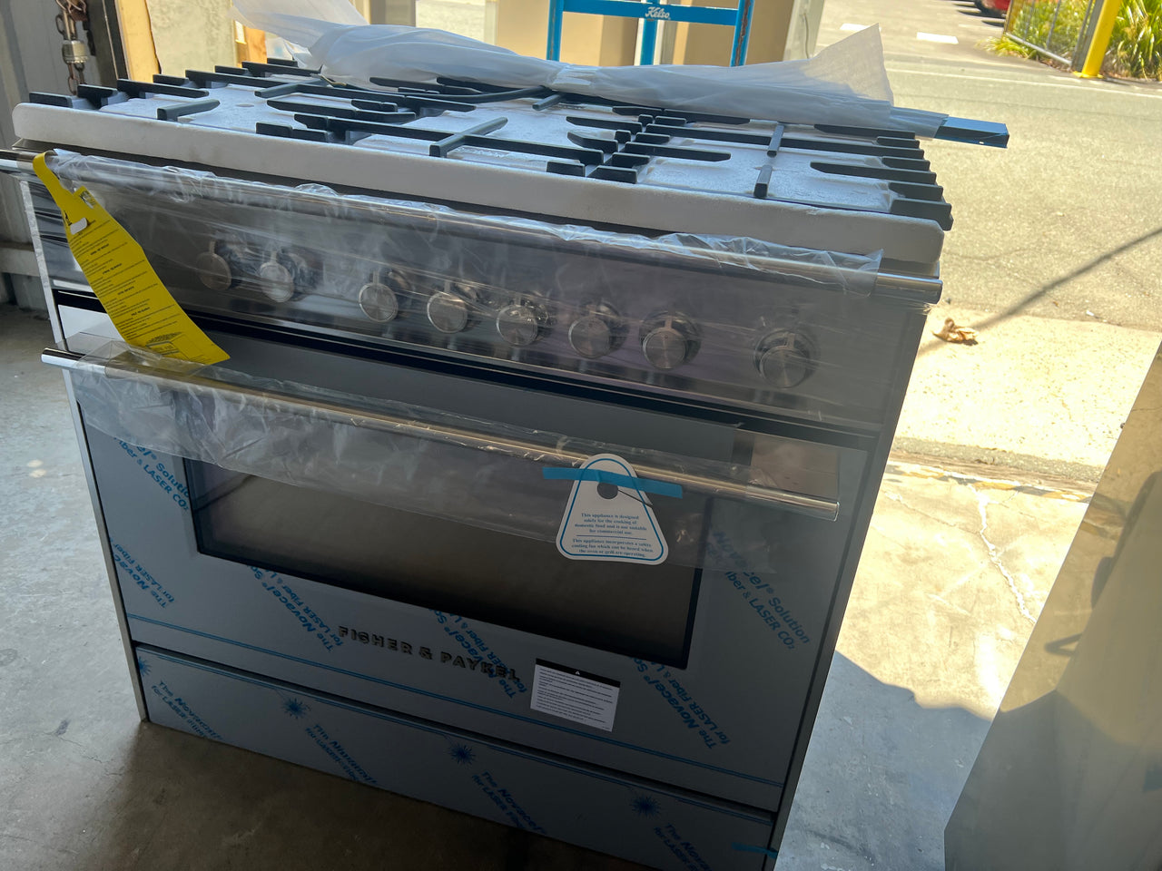 Carton damaged Fisher&Paykel 90cm Classic Style Freestanding Dual Fuel Oven/Stove OR90SCG6X1 - Second Hand Appliances Geebung