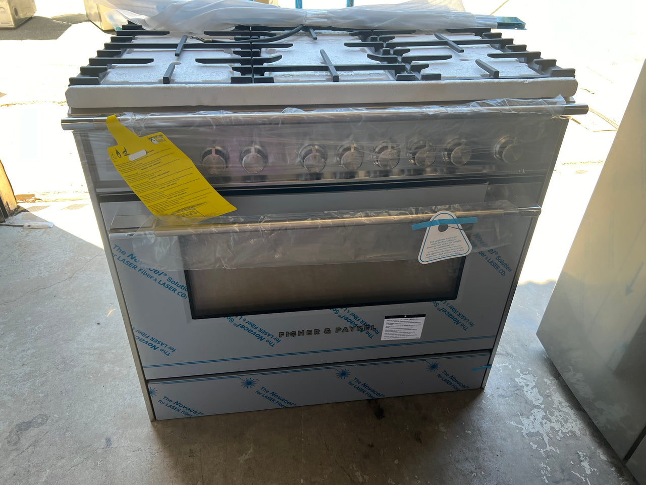 Fisher&Paykel 90cm freestanding oven 