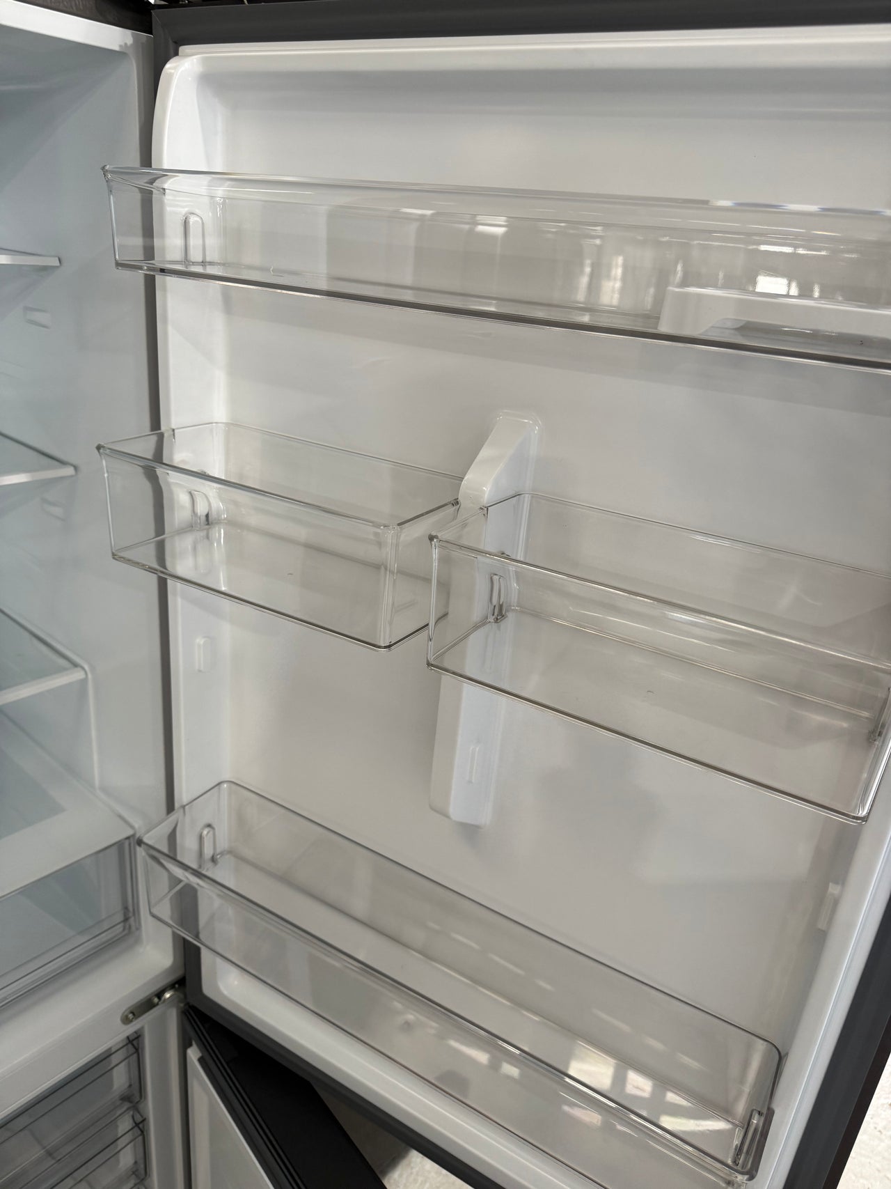 Deal of the month/ TCL Fridge + Washer Combo Deal – 416L Bottom Mount Fridge + 9kg Top Load Washing Machine - Second Hand Appliances Geebung