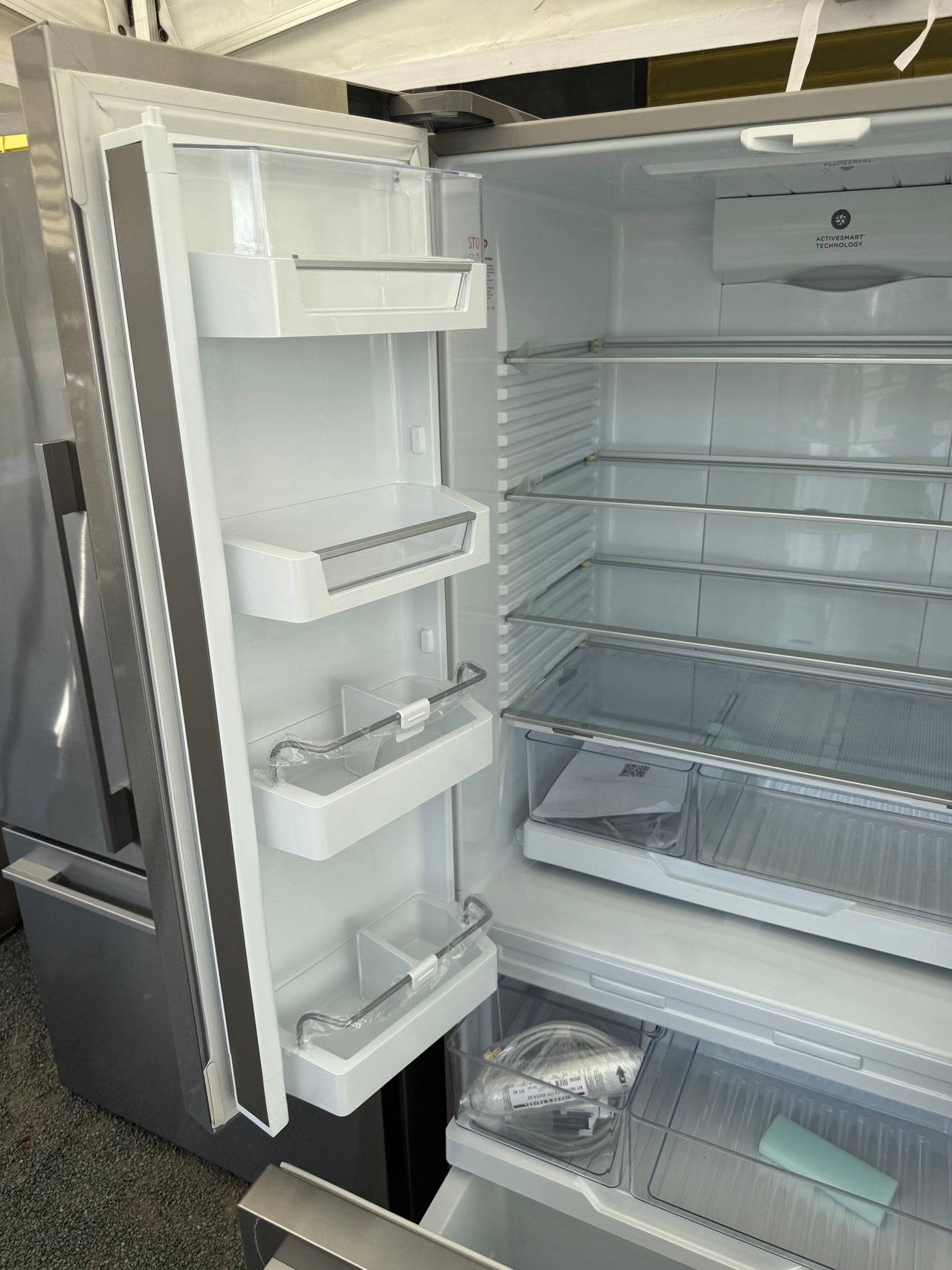 Factory Fisher & Paykel 487L French Door Refrigerator – RF522ADUX5 - Second Hand Appliances Geebung