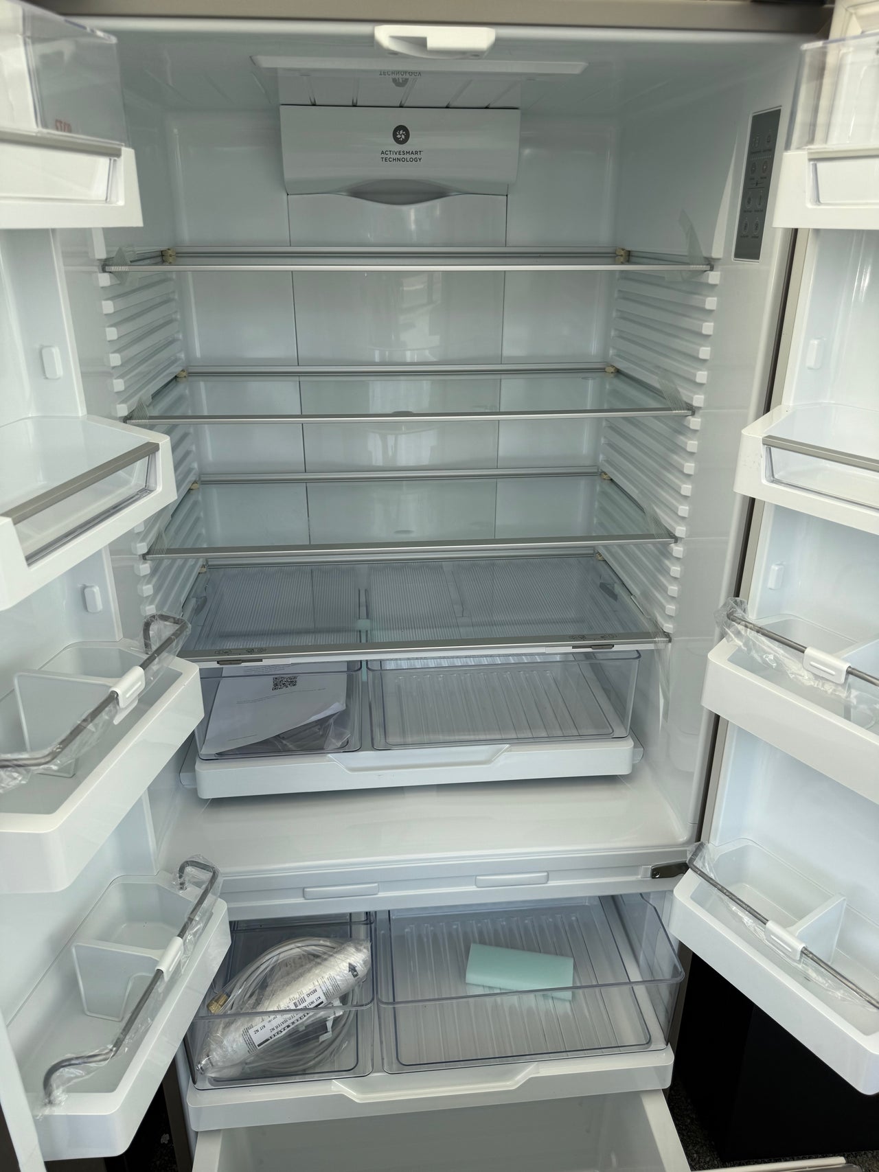 Factory Fisher & Paykel 487L French Door Refrigerator – RF522ADUX5 - Second Hand Appliances Geebung