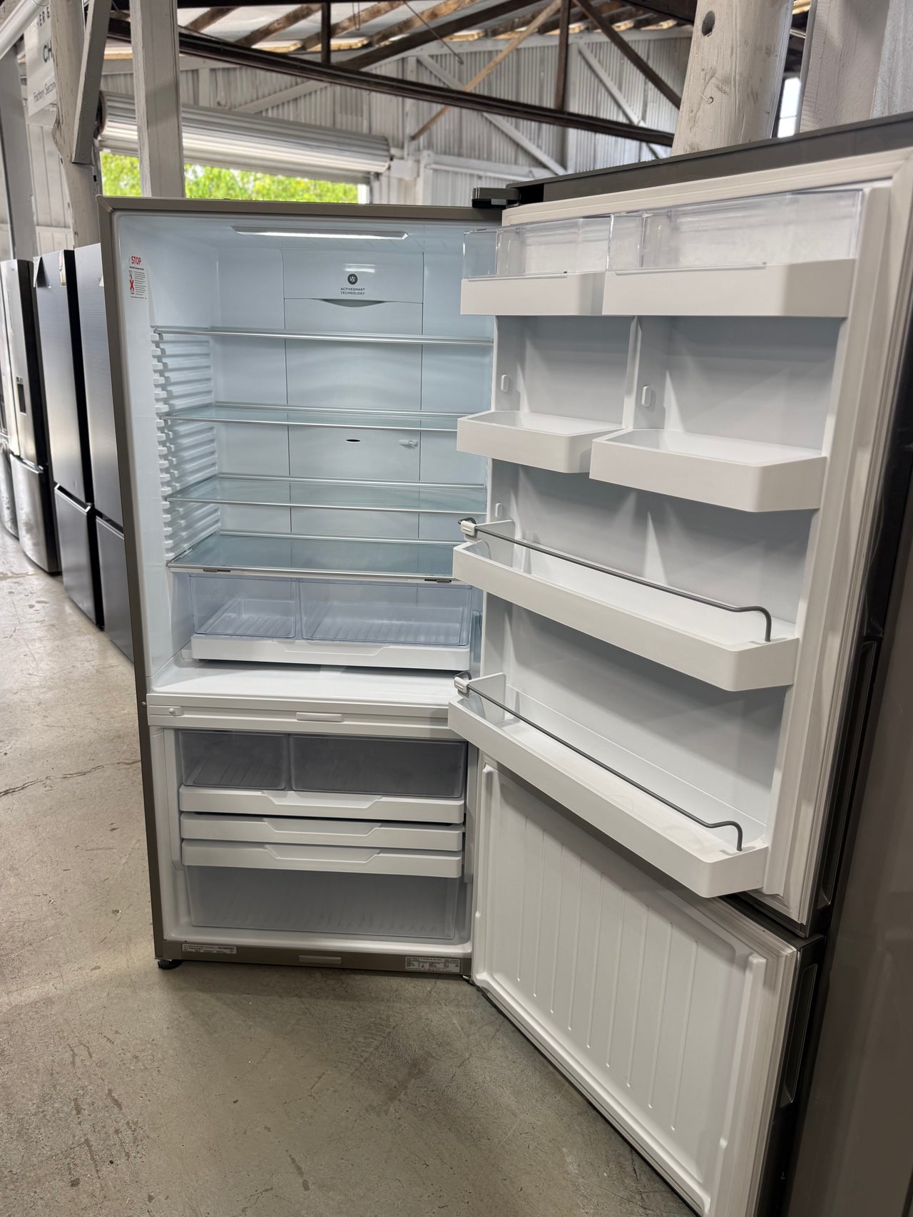 Factory Second 494l ActiveSmart Fisher & Paykel Fridge RF522BRPX6 - Second Hand Appliances Geebung