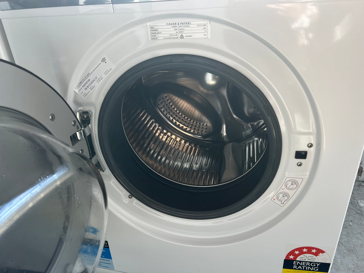 Factory Second Fisher & Paykel 9kg Series 7 Front Load Washing Machine with Steam Care - White - Second Hand Appliances Geebung
