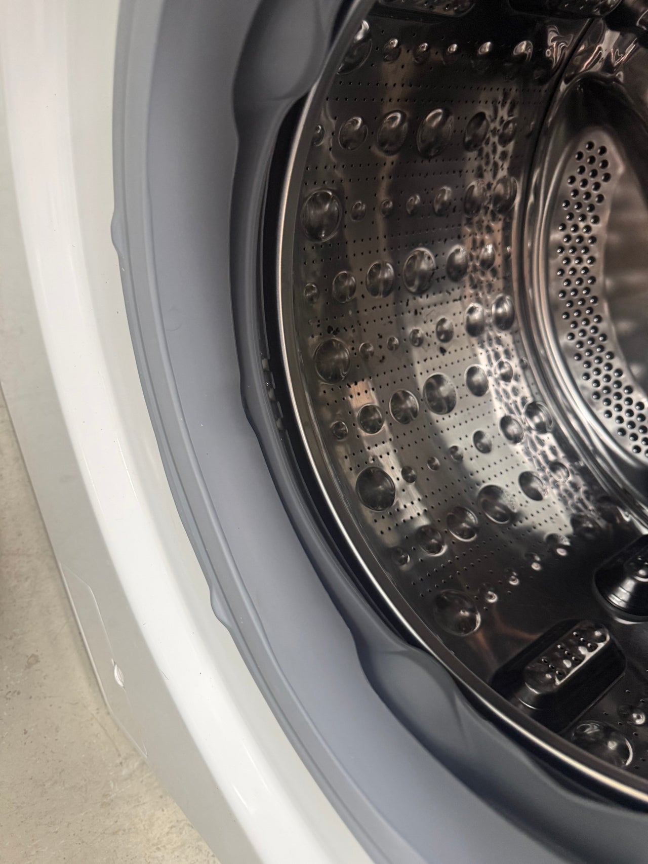 Factory Second LG 10kg Series 9 Front Load Washing Machine – WV9-1610W - Second Hand Appliances Geebung