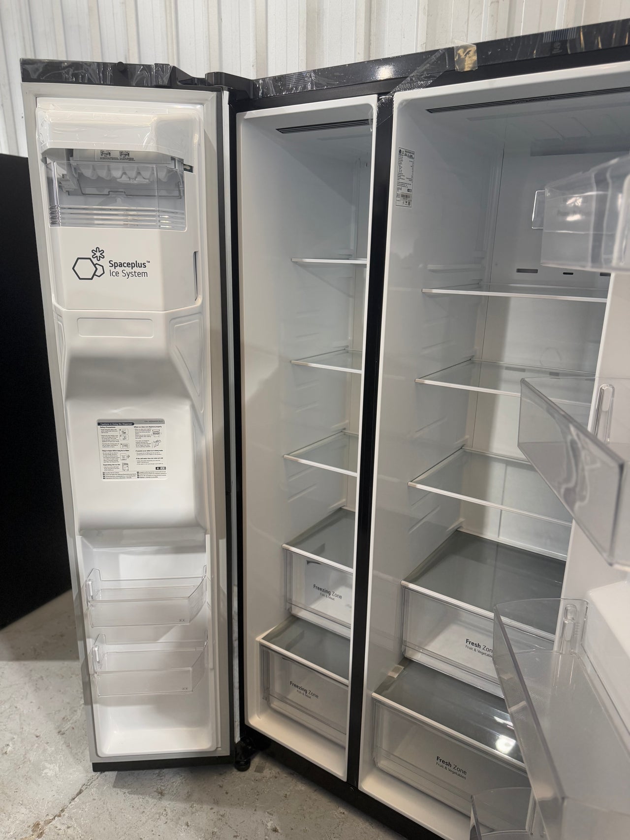 Factory Second LG GS-L635MBL 635-liter side-by-side refrigerator - Second Hand Appliances Geebung
