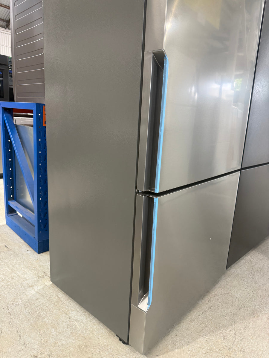 Factory Second Westinghouse 496L Bottom Mount Fridge – Stainless Steel (WBE5300SC) - Second Hand Appliances Geebung