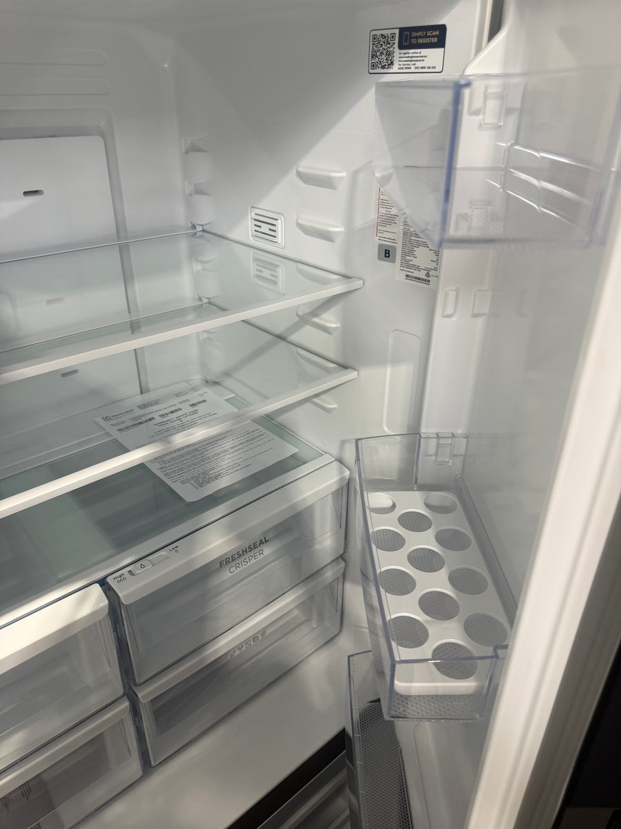 Factory Second Westinghouse 571L French Door Refrigerator – Non-Plumbed Ice & Water (WQE5760BB) - Second Hand Appliances Geebung