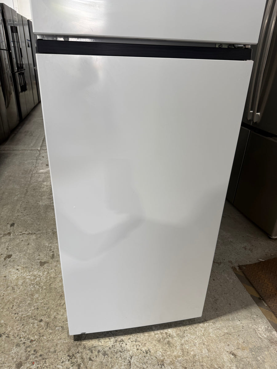 Factory second 326L Hisense Top Mount Frost Free Refrigerator – White - Second Hand Appliances Geebung