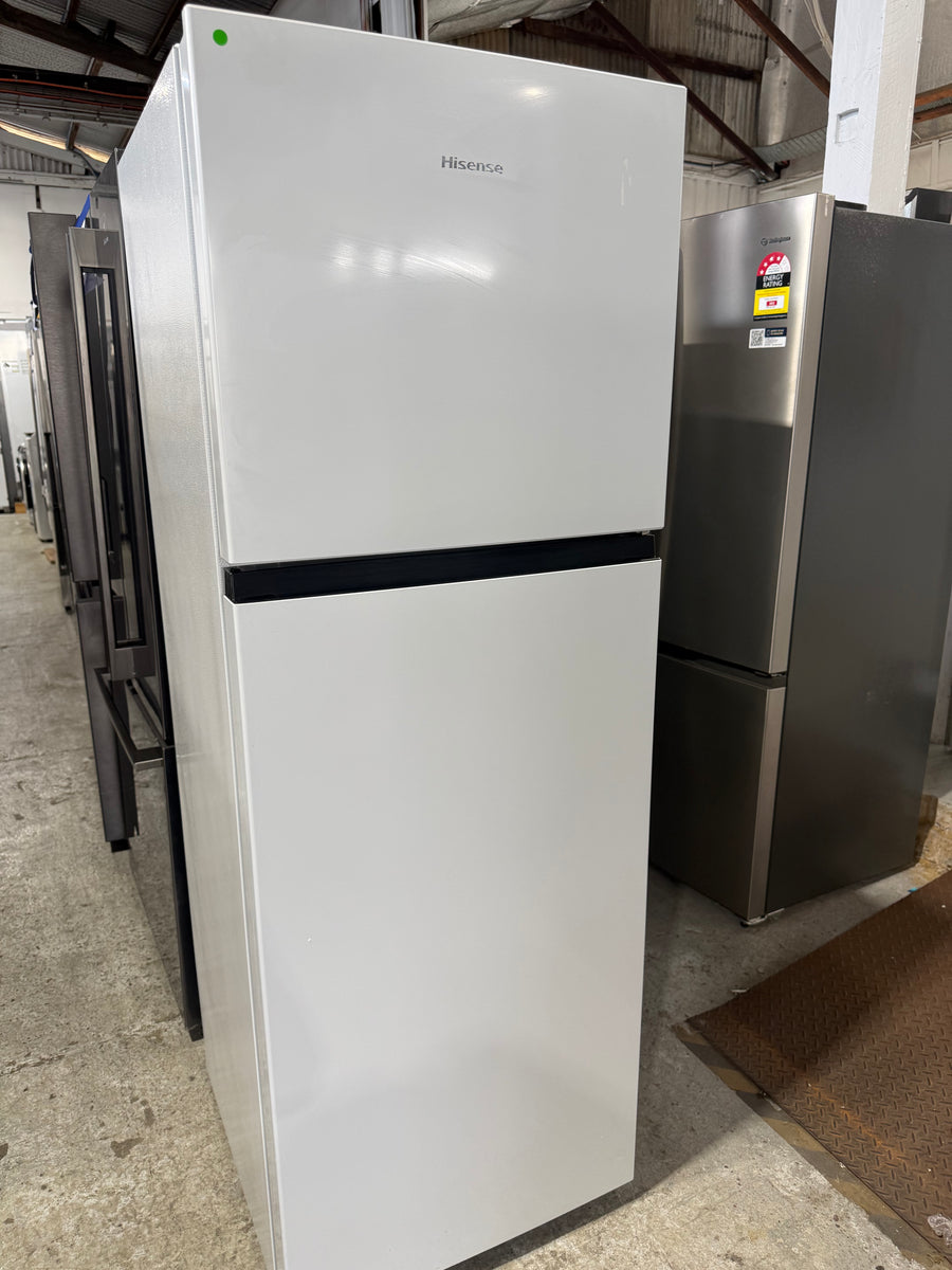 Factory second 326L Hisense Top Mount Frost Free Refrigerator – White - Second Hand Appliances Geebung