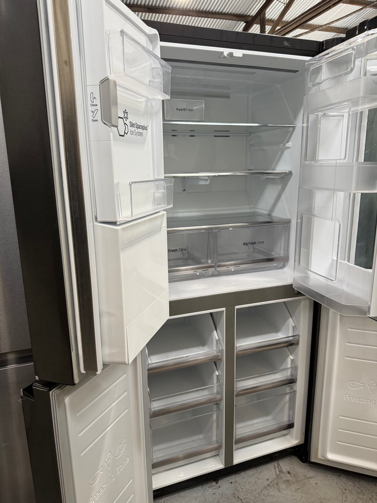 Factory second 508L Slim French Door Fridge, with InstaView Door-In-Door®, in Matte Black Finish - Second Hand Appliances Geebung