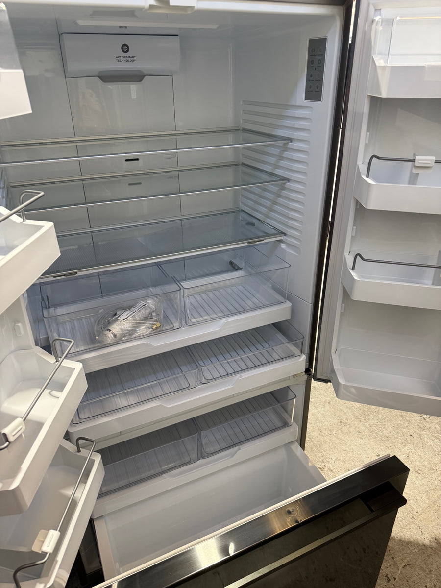 Factory second 569l Fisher&Paykel French Door Fridge Model: RF610ADUB5 - Second Hand Appliances Geebung