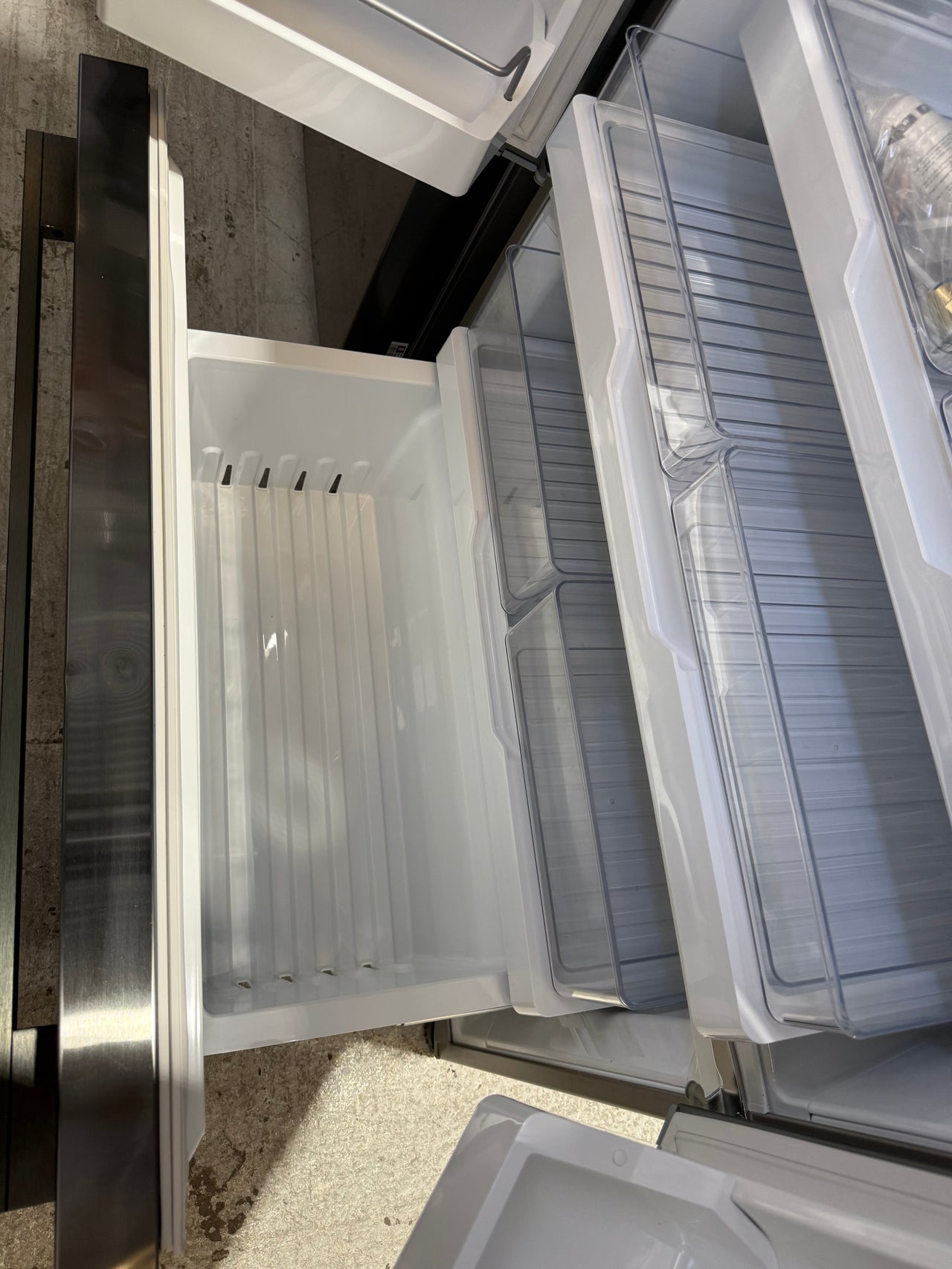 Factory second 569l Fisher&Paykel French Door Fridge Model: RF610ADUB5 - Second Hand Appliances Geebung