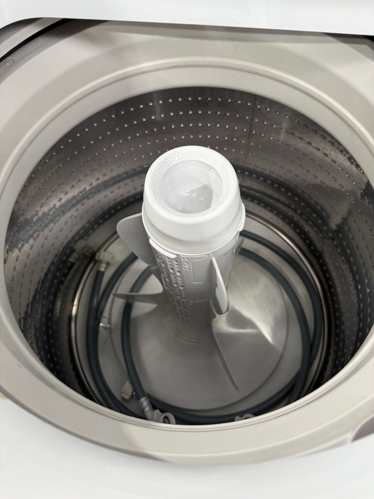 Factory second 8,5kg Fisher&Paykel top loader WA8560G1  Model:WA8560G1 - Second Hand Appliances Geebung