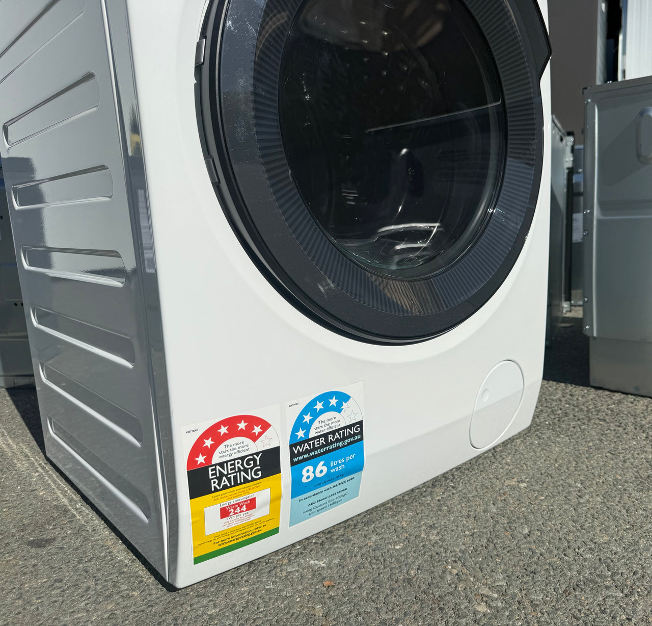 Factory second AEG 10kg 8000 Series UniversalDose Front Load Washing Machine LF8516O8O - Second Hand Appliances Geebung