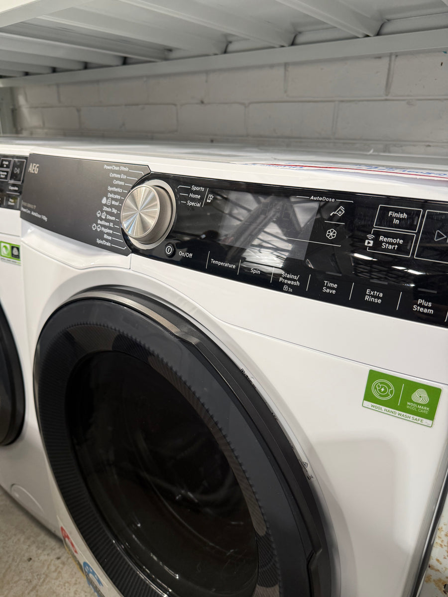 Factory second AEG 10kg 9000 Series Front Load Washing Machine  Model: LF9516O8Q - Second Hand Appliances Geebung