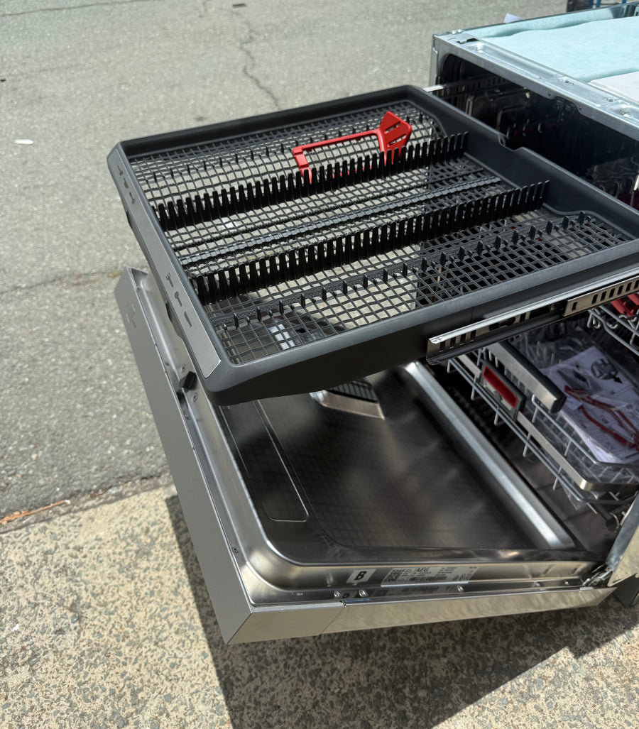 Factory second AEG 60 cm Built-Under ComfortLift Dishwasher — FFE93800PM - Second Hand Appliances Geebung