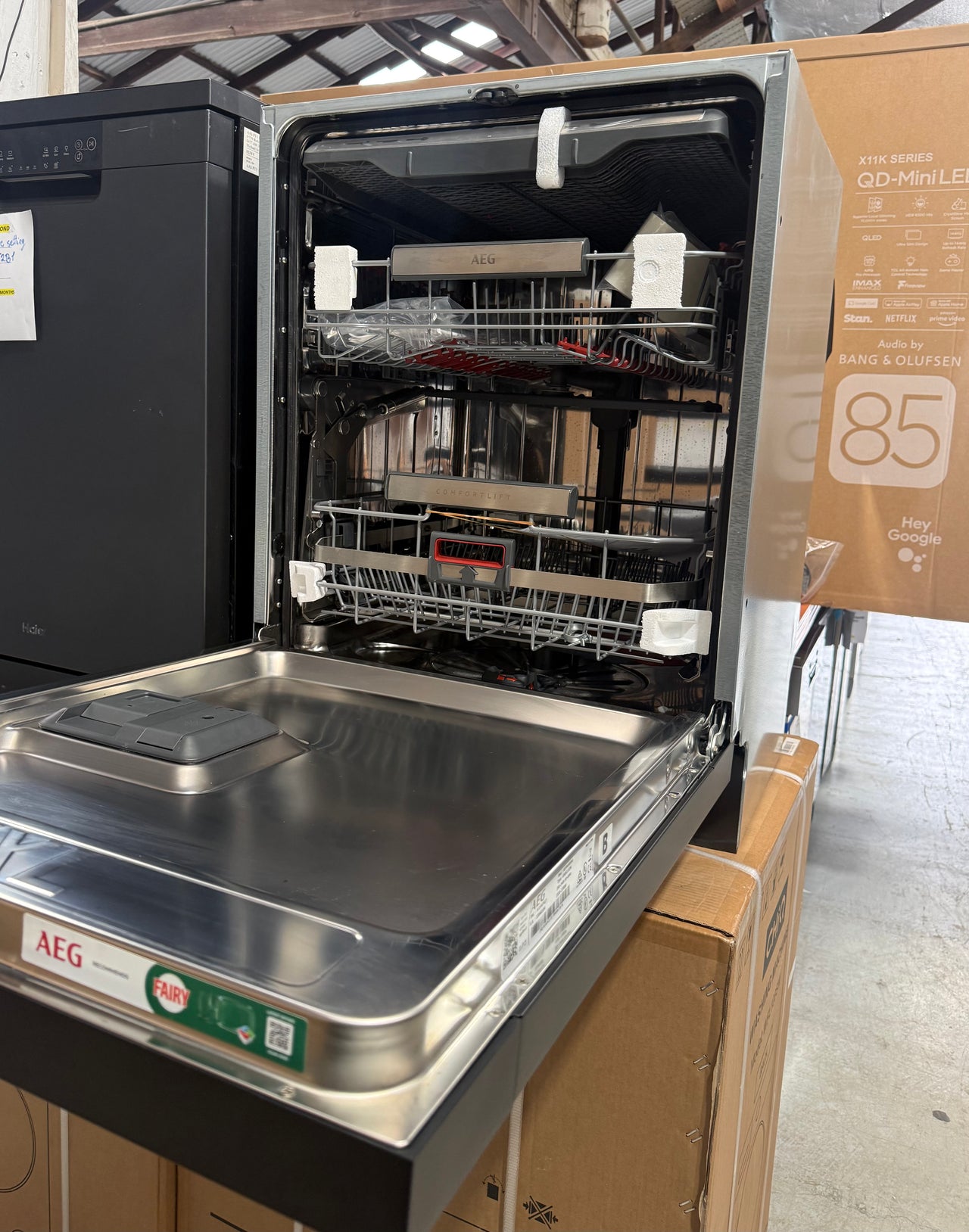 Factory second AEG 60cm Built-Under ComfortLift Dishwasher Matte Black – FUF9490SMA - Second Hand Appliances Geebung