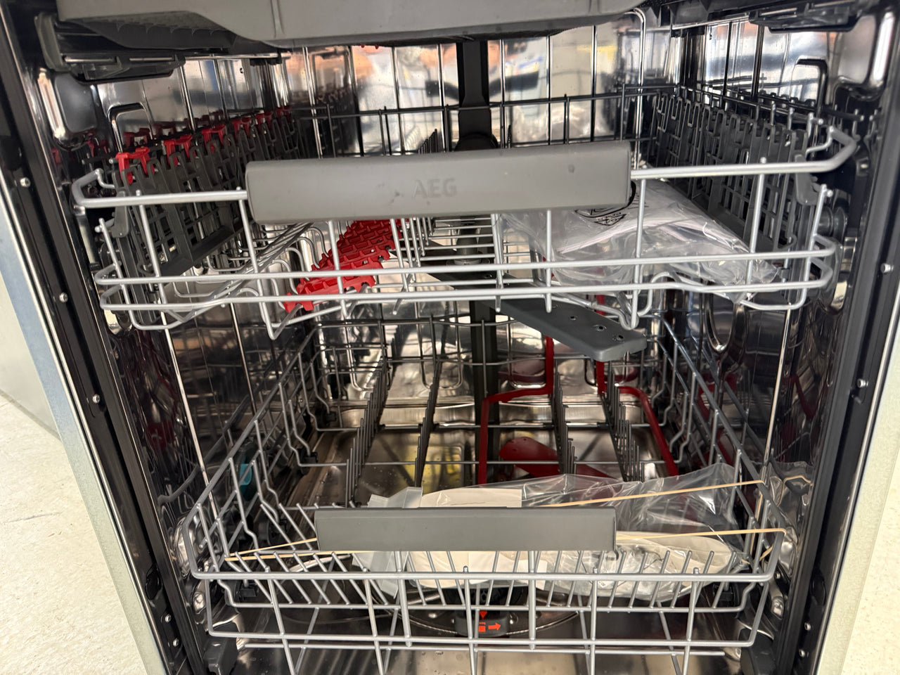 Factory second AEG 60cm Built-Under Dishwasher – Stainless Steel  Model: FFE73600PM(NAT) - Second Hand Appliances Geebung