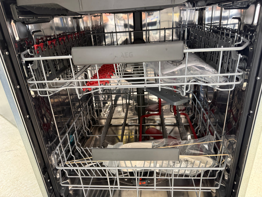 Factory second AEG 60cm Built-Under Dishwasher – Stainless Steel  Model: FFE73600PM(NAT) - Second Hand Appliances Geebung