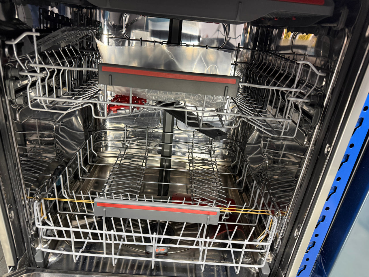 Factory second AEG 60cm Freestanding Dishwasher – Stainless Steel FFB53600PM - Second Hand Appliances Geebung