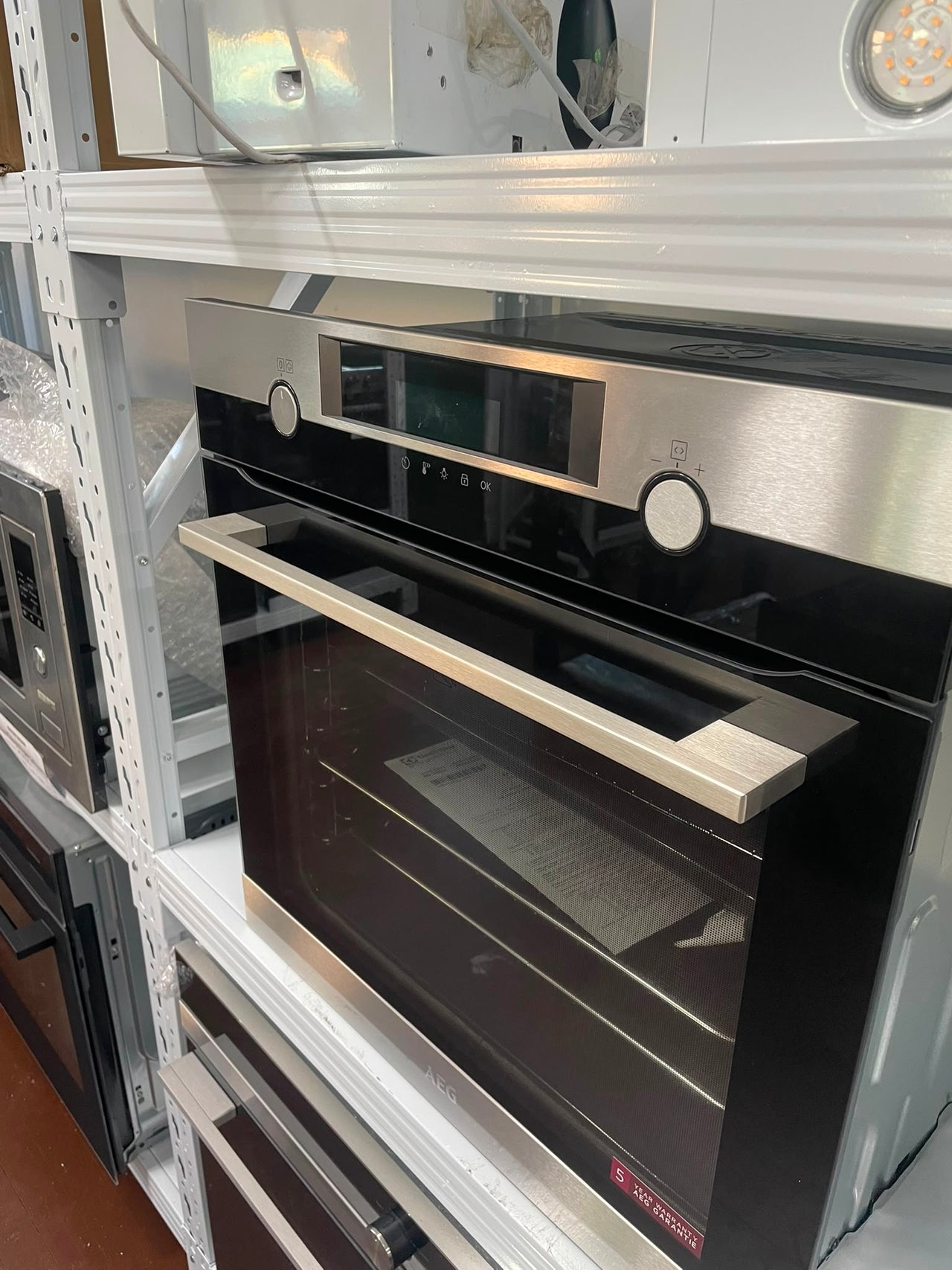 Factory second AEG 60cm SteamBake Pyroluxe™ Multifunction 9 Oven – Mark Resistant Stainless Steel BPK556360M - Second Hand Appliances Geebung