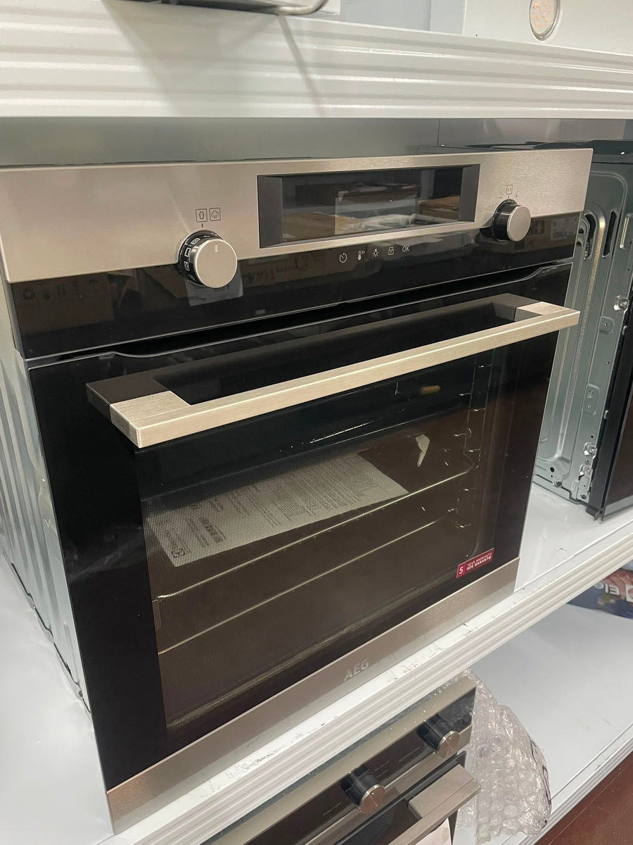 Factory second AEG 60cm SteamBake Pyroluxe™ Multifunction 9 Oven – Mark Resistant Stainless Steel BPK556360M - Second Hand Appliances Geebung