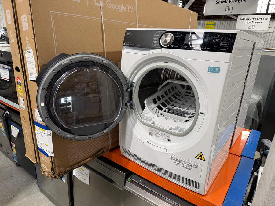 Factory second AEG 9000 Series 9kg Heat Pump Dryer with ProSteam and 3D Scan T959M6ORS - Second Hand Appliances Geebung