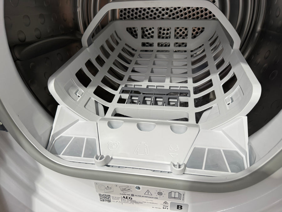 Factory second AEG 9000 Series 9kg Heat Pump Dryer with ProSteam and 3D Scan T959M6ORS - Second Hand Appliances Geebung