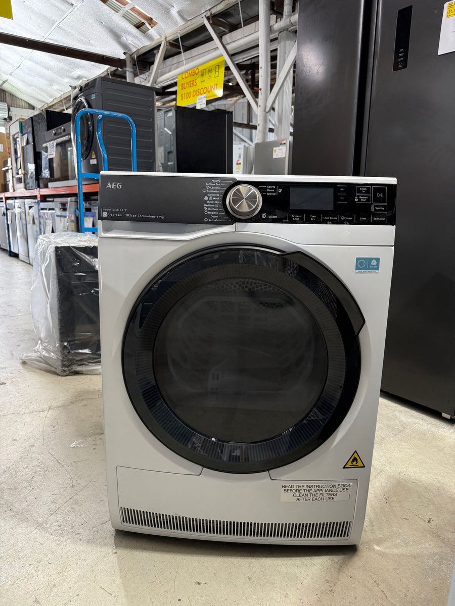 Factory second AEG 9000 Series 9kg Heat Pump Dryer with ProSteam and 3D Scan T959M6ORS - Second Hand Appliances Geebung