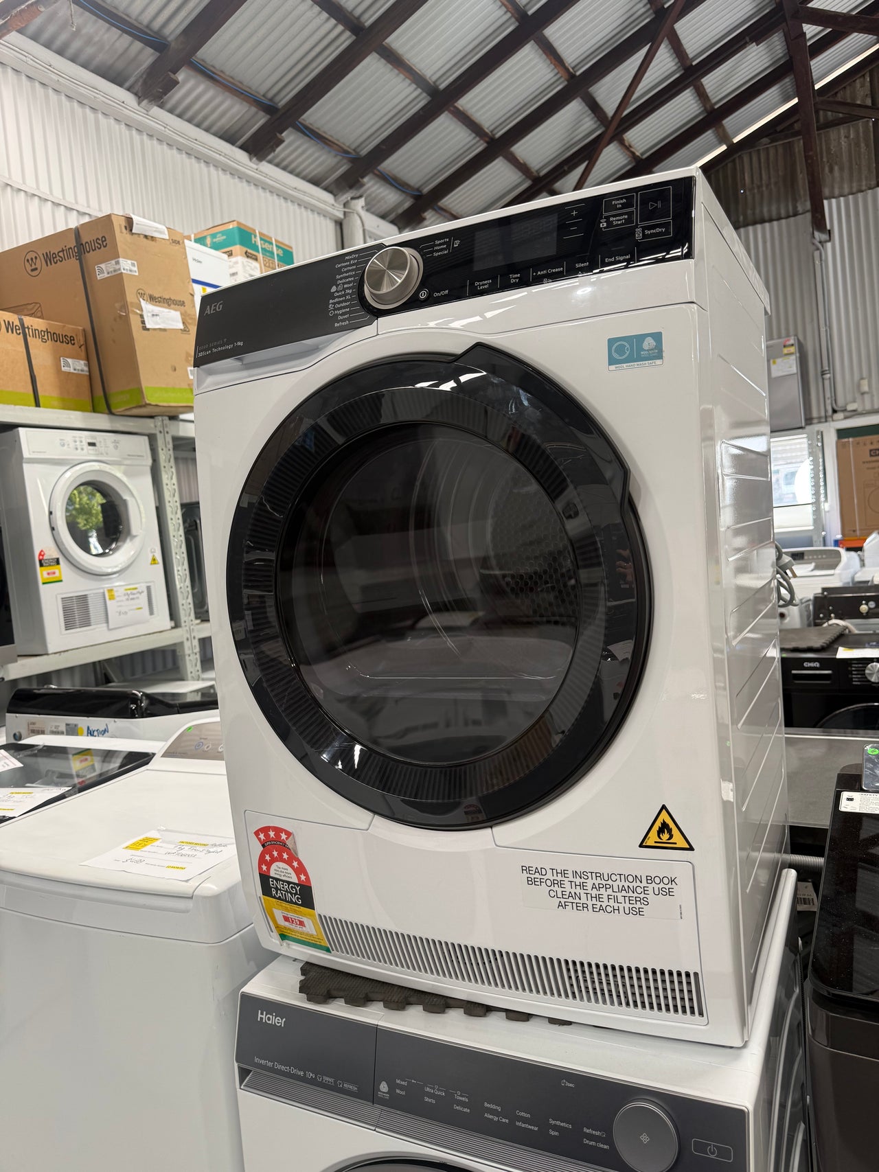Factory second AEG 9kg 8000 Series Heat Pump Dryer – T859M6OBC - Second Hand Appliances Geebung