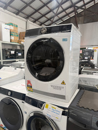 Thumbnail for Factory second AEG 9kg 8000 Series Heat Pump Dryer with 3DScan Model: T859M6OBC - Second Hand Appliances Geebung