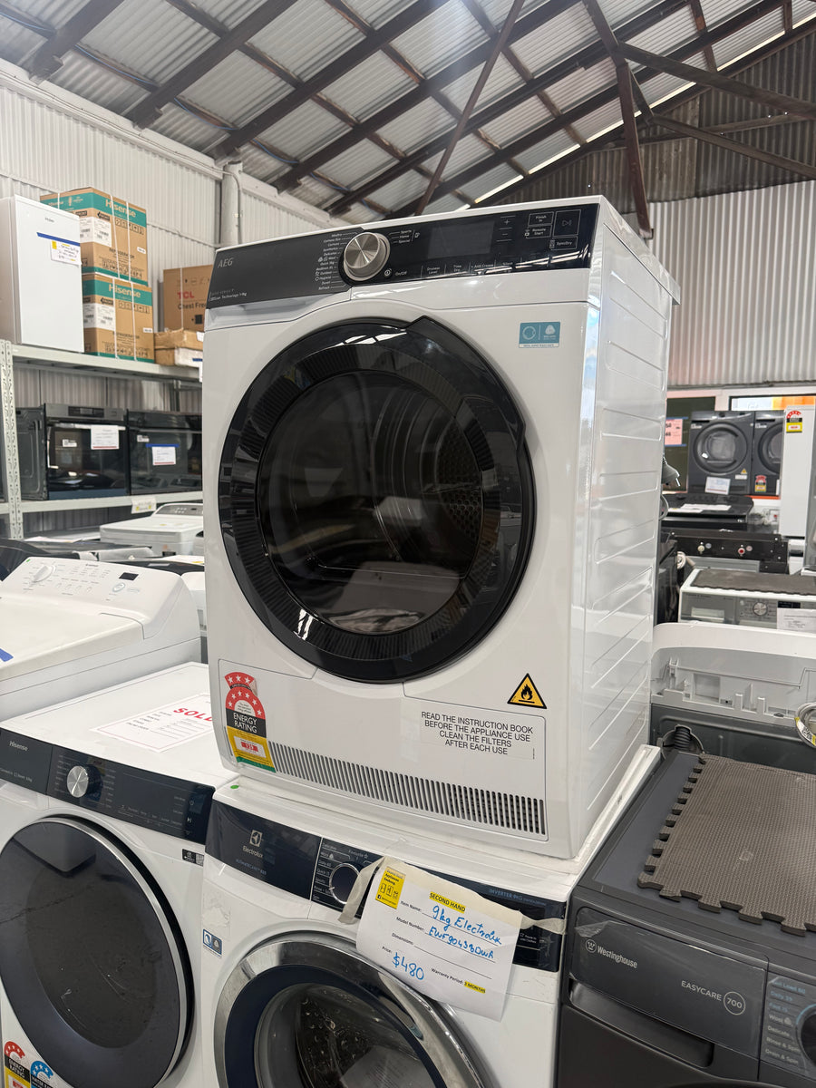 Factory second AEG 9kg 8000 Series Heat Pump Dryer with 3DScan Model: T859M6OBC - Second Hand Appliances Geebung