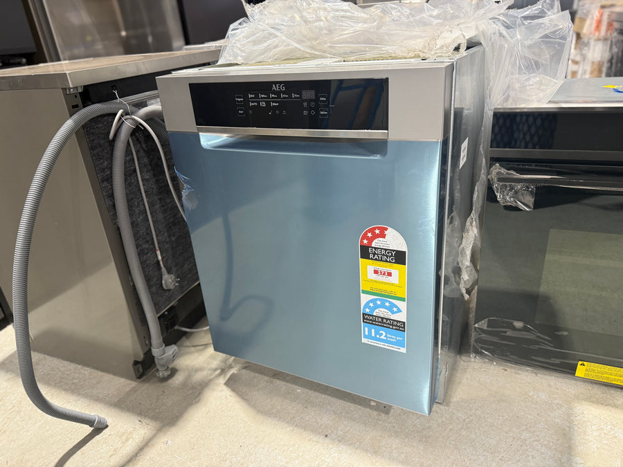 Factory second AEG FFE93800PM 60cm built-under stainless steel dishwasher - Second Hand Appliances Geebung