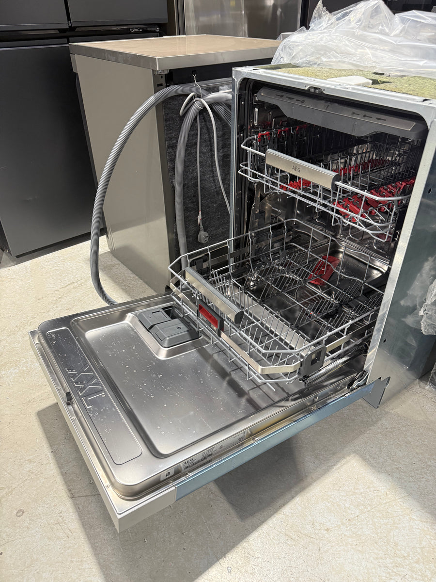 Factory second AEG FFE93800PM 60cm built-under stainless steel dishwasher - Second Hand Appliances Geebung
