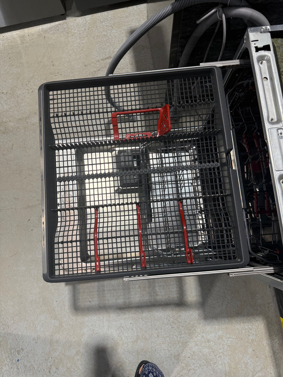 Factory second AEG FFE93800PM 60cm built-under stainless steel dishwasher - Second Hand Appliances Geebung