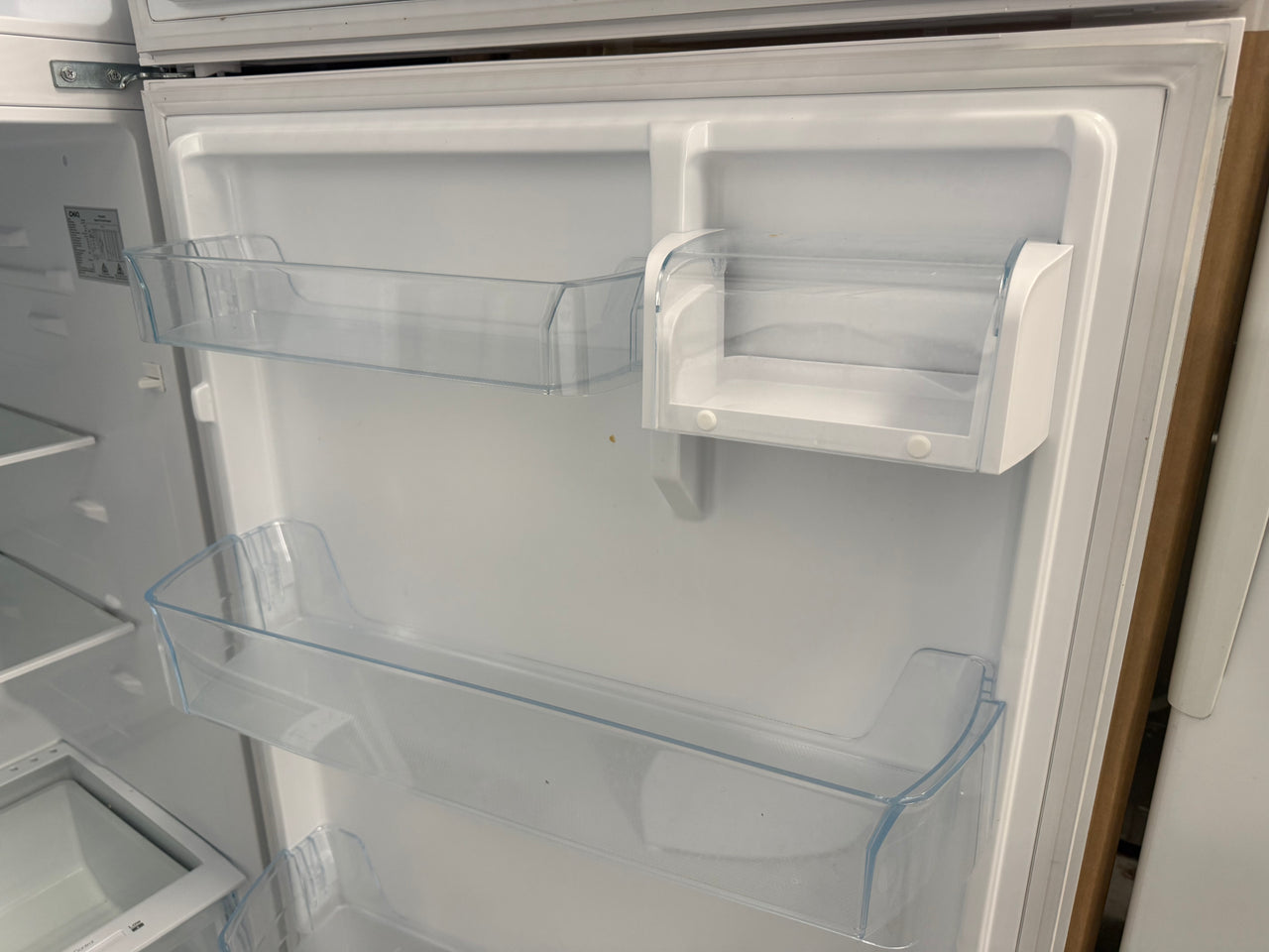 Factory second CHiQ 550L Top Mount Refrigerator – White CTM550W - Second Hand Appliances Geebung