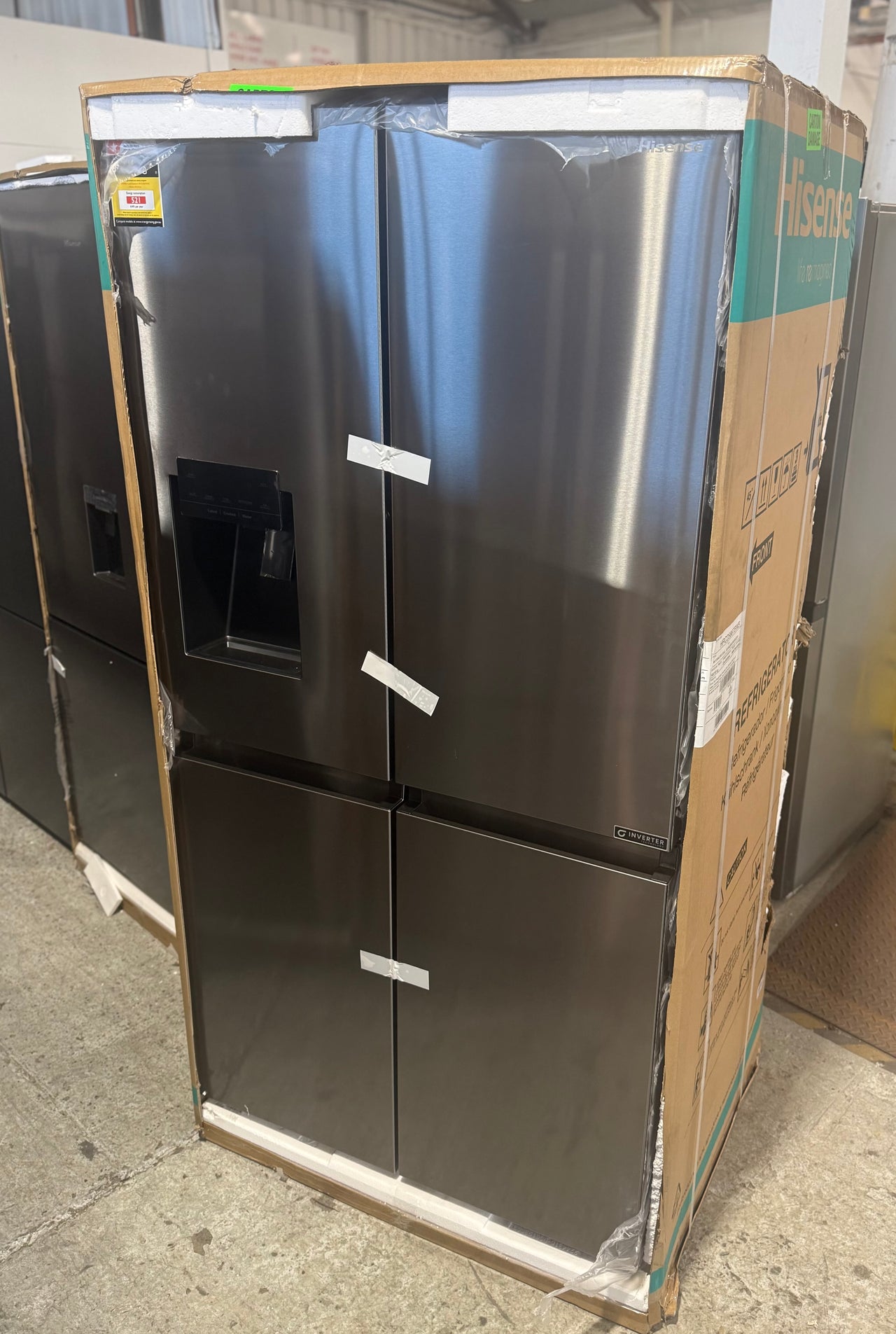 Factory second/Carton damaged Hisense 585L PureFlat Eclipse Refrigerator Dark Stainless Steel HRCD586TBWB - Second Hand Appliances Geebung