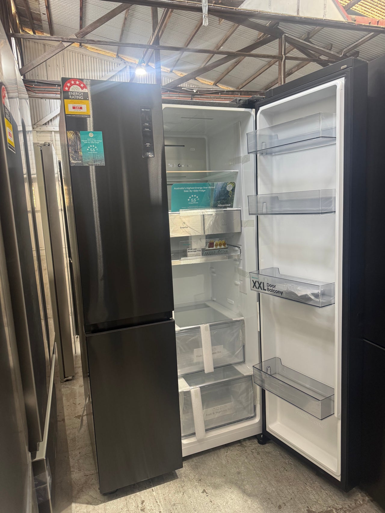Factory second/Carton damaged Hisense 652L PureFlat Side-by-Side Refrigerator – Black Steel HRSBS652B - Second Hand Appliances Geebung