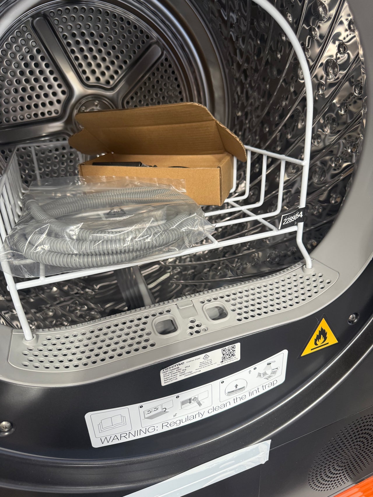 Factory second/Carton damaged Hisense 9 kg Series 7 Heat Pump Dryer — Model HDF7S90HB - Second Hand Appliances Geebung