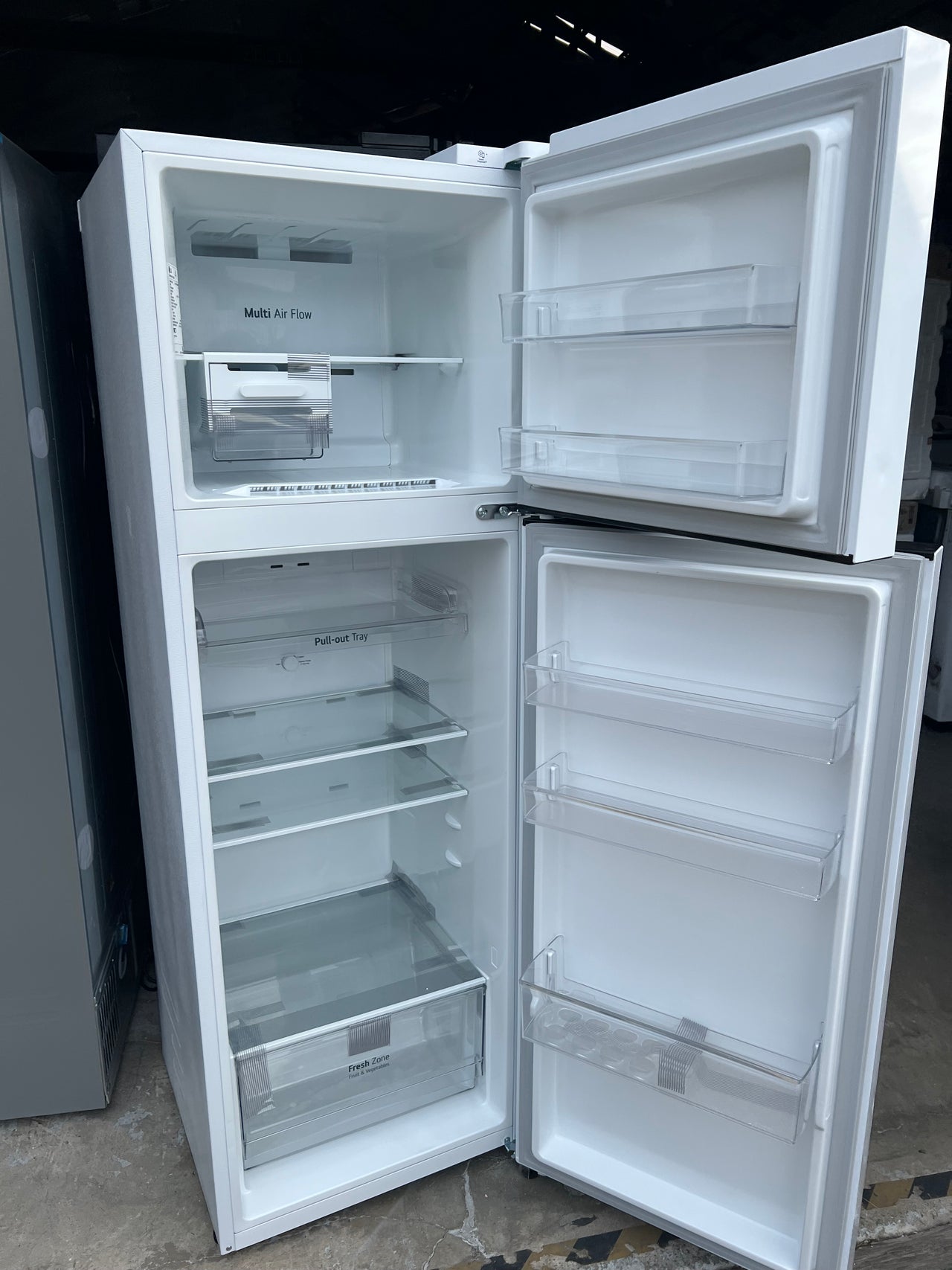 Factory second/Carton damaged LG 266L Top Mount Refrigerator Model GT-2W - Second Hand Appliances Geebung