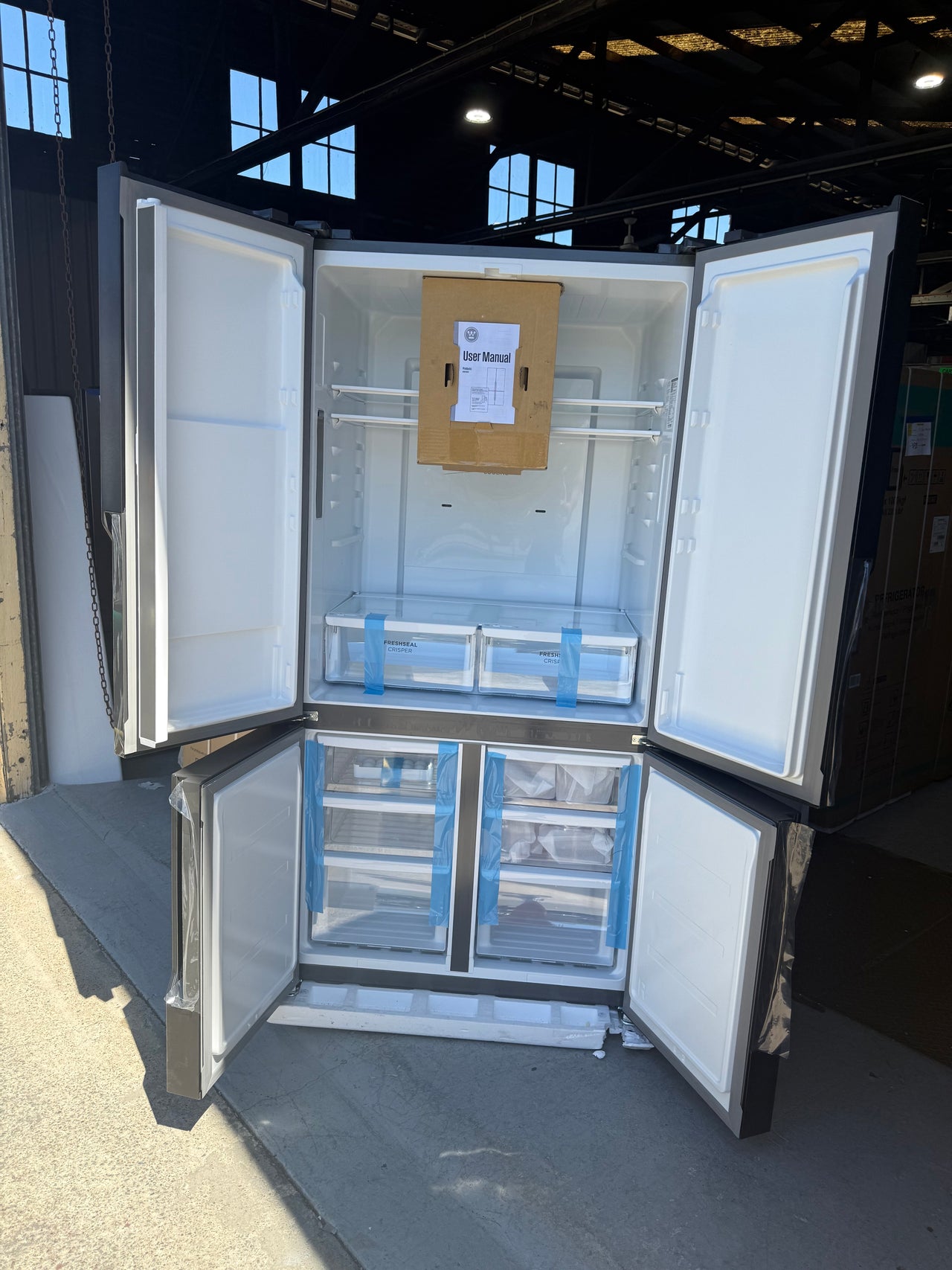 Factory second/Carton damaged Westinghouse 564L French Quad Door Refrigerator – Matte Charcoal Black WQE5600BA - Second Hand Appliances Geebung