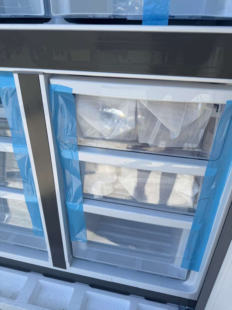 Factory second/Carton damaged Westinghouse 564L French Quad Door Refrigerator – Matte Charcoal Black WQE5600BA - Second Hand Appliances Geebung