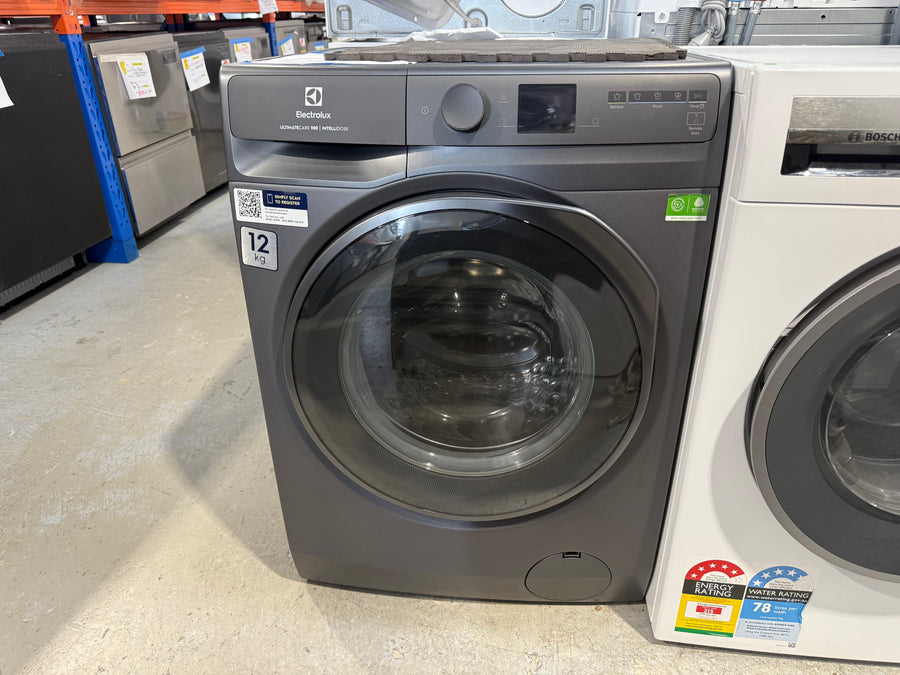 Factory second Electrolux 12 kg UltimateCare 900 Front Load Washing Machine – Model: EWF1242R9SC (Dark Onyx) - Second Hand Appliances Geebung