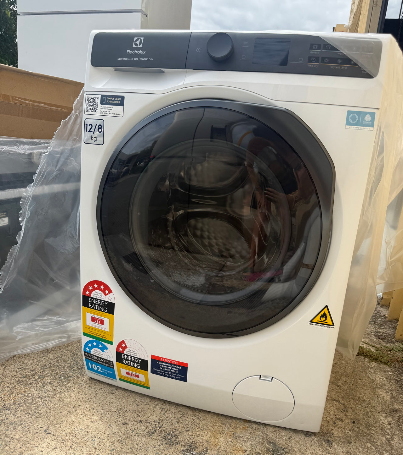 Buy Factory second Electrolux 12kg / 8kg UltimateCare 900 Washer Dryer Combo – EWW1242R9WC (White) |  | [product_variant] | Second Hand Appliances Geebung Brisbane