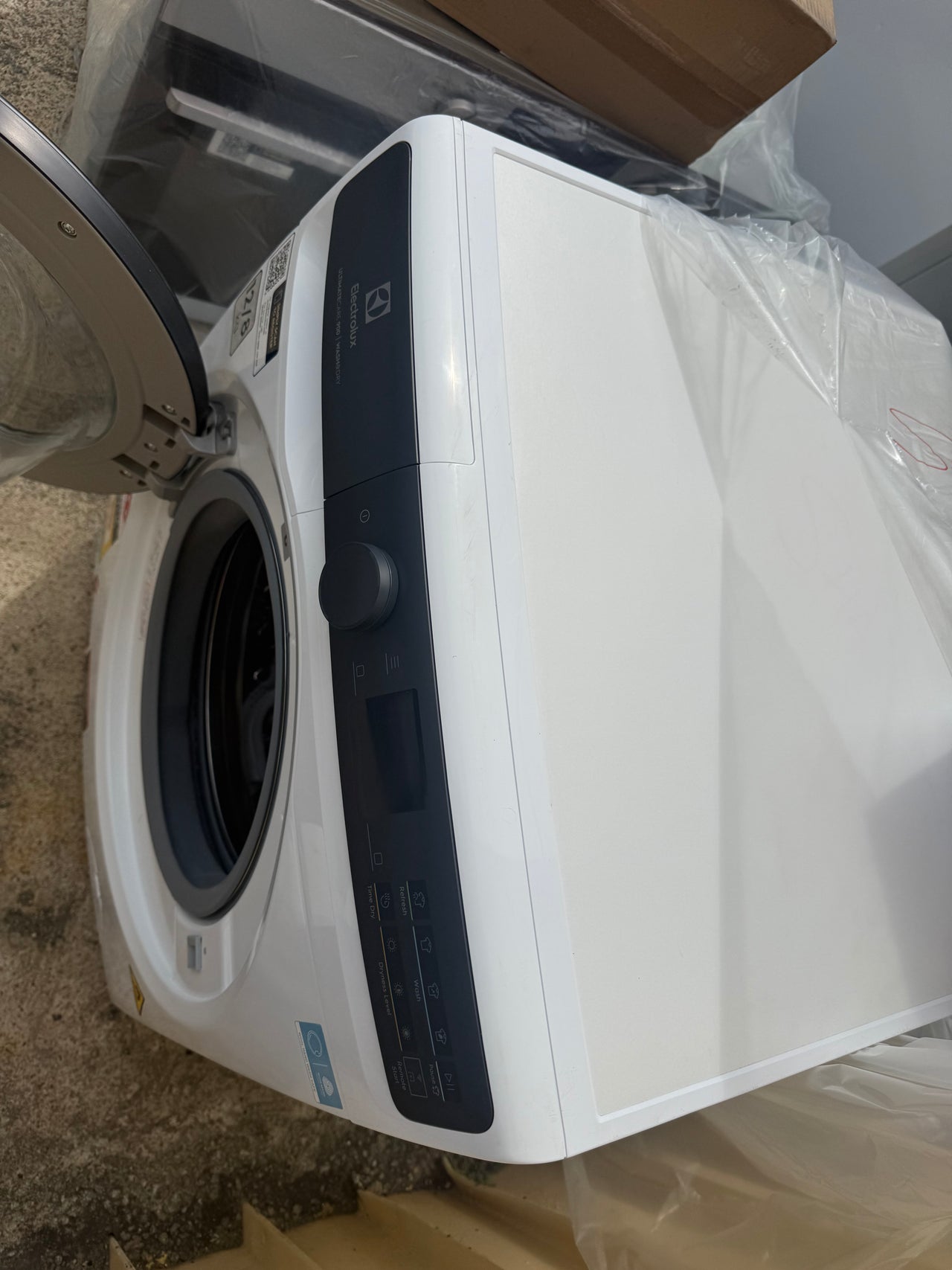 Buy Factory second Electrolux 12kg / 8kg UltimateCare 900 Washer Dryer Combo – EWW1242R9WC (White) |  | [product_variant] | Second Hand Appliances Geebung Brisbane