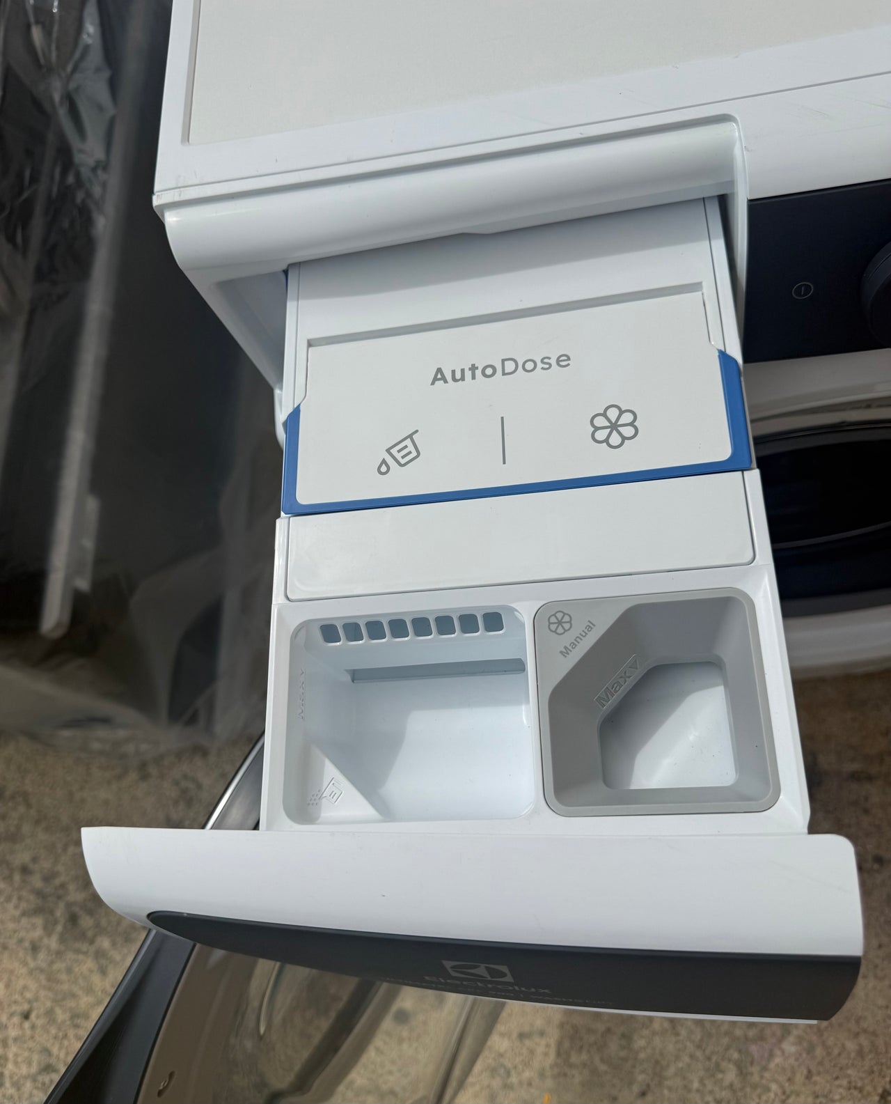Buy Factory second Electrolux 12kg / 8kg UltimateCare 900 Washer Dryer Combo – EWW1242R9WC (White) |  | [product_variant] | Second Hand Appliances Geebung Brisbane